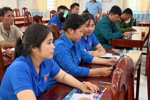 Tư vấn việc làm cho đoàn viên, thanh niên, học sinh và người lao động xã Núi Cấm