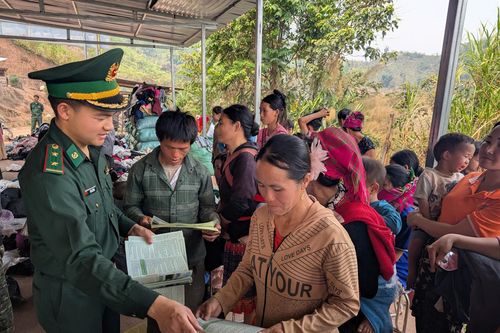 Hơn 300 người dân, học sinh được tuyên truyền phổ biến, giáo dục pháp luật