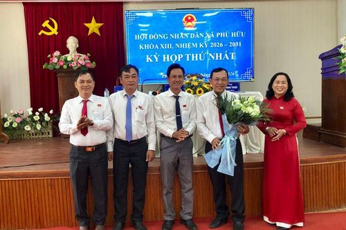 HĐND xã Phú Hữu kiện toàn tổ chức bộ máy chính quyền địa phương