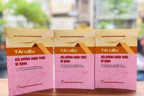 Hành trang lý luận mới cho người ưu tú vào Đảng