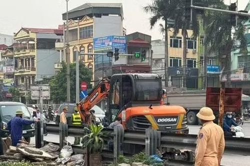 Xử lý 32 điểm giao cắt tự phát, tiềm ẩn nguy cơ trên tuyến đường sắt