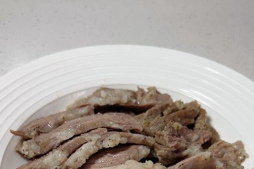 Sau 30 năm ăn thịt, tôi phát hiện ra luộc thịt kiểu này là ngon nhất: Thịt không tanh hay khô, ít mỡ lại tốt sức khỏe