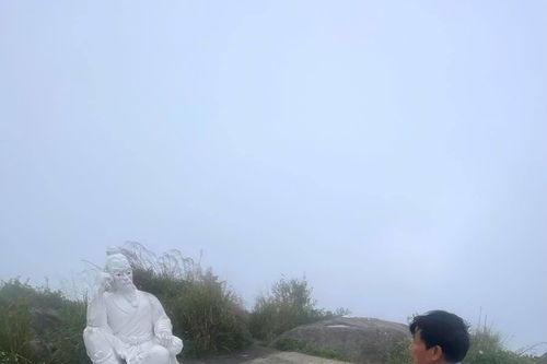 Lên núi Sơn Trà giải cờ cùng... đế Thích
