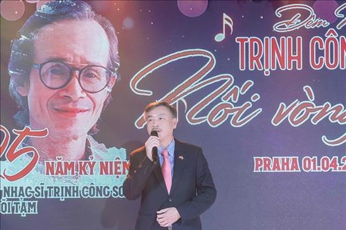 Đêm nhạc Trịnh Công Sơn kết nối cộng đồng người Việt tại CH Séc