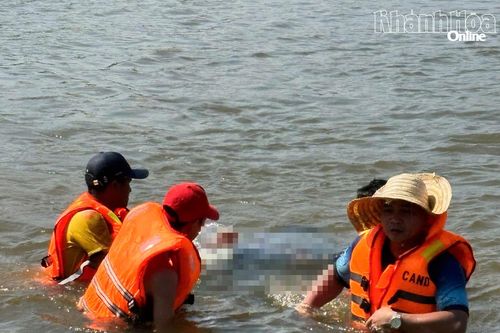 Tìm thấy thi thể người đàn ông mất tích trên Sông Cái