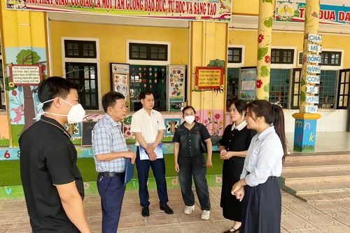 Kiểm tra, xử lý ổ dịch thủy đậu tại xã Hướng Lập