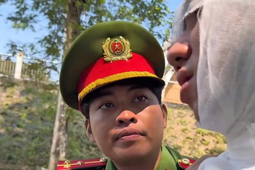Công an xã ở Huế làm clip tuyên truyền luật giao thông như phim điện ảnh