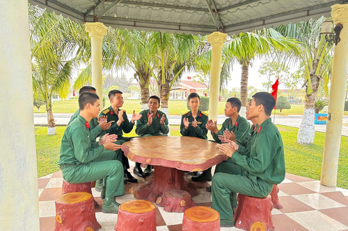 Hiệu quả từ 'cầu nối mềm' ở Trung đoàn 8 (Sư đoàn 395)
