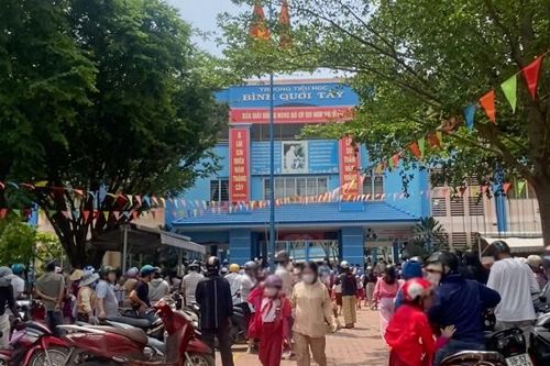 Còn nhiều nỗi lo trong bữa ăn bán trú của học sinh