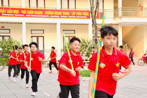 Học sinh Ninh Bình tích cực luyện tập hướng tới Lễ hội Hoa Lư