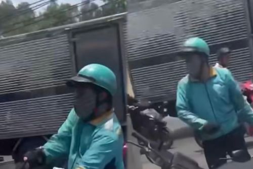 Xác minh clip tài xế mặc áo xe ôm công nghệ ở TP.HCM cầm hung khí đánh người