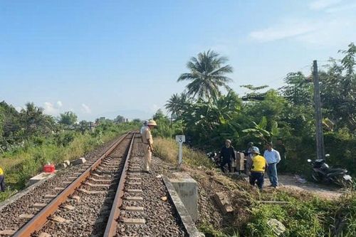 Đóng 2 lối đi tự mở băng qua đường sắt trên địa bàn phường Ninh Hòa