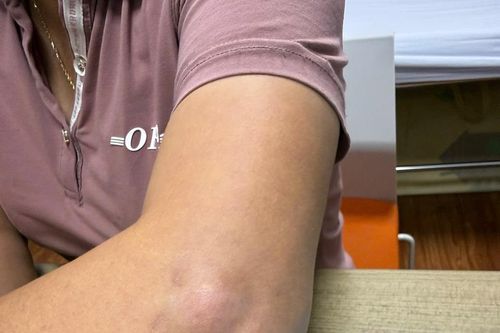 Cảnh báo mạo danh bác sĩ Bệnh viện Bạch Mai ở phòng khám tư