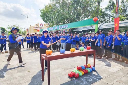 Rộn ràng ngày Giỗ Tổ ở Tân Hiệp
