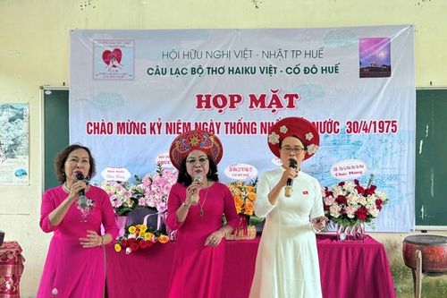 Giao lưu thơ Haiku mừng ngày non sông thống nhất