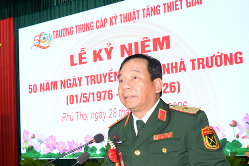 Trường Trung cấp Kỹ thuật Tăng thiết giáp kỷ niệm 50 năm Ngày truyền thống