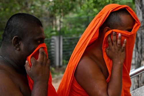 Sri Lanka bắt giữ các nhà sư giấu 110kg cần sa trong hành lý