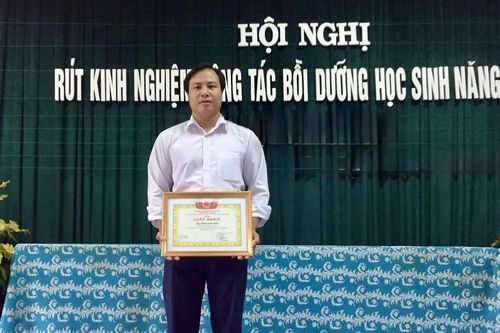 Học theo Bác từ những việc nhỏ