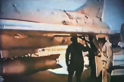 Phim tư liệu hiếm về quy trình tiêm kích Su-7 Liên Xô thử nghiệm thả bom hạt nhân