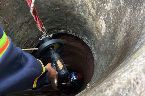 TP Hồ Chí Minh: Giải cứu người rơi giếng sâu 35m