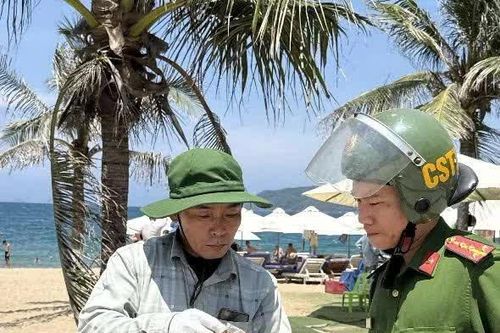 Đã xác minh người bị du khách Thái Lan tố bán kem với giá 'chặt chém' ở bờ biển Nha Trang
