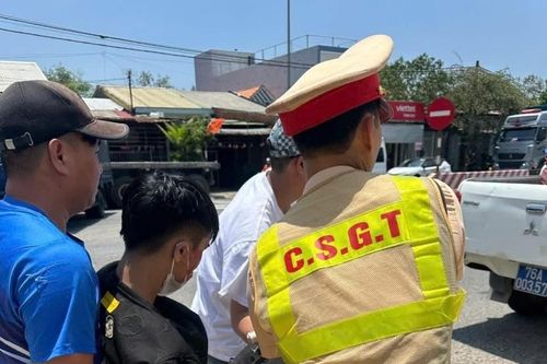 Kịp thời đưa người bị nạn đi cấp cứu