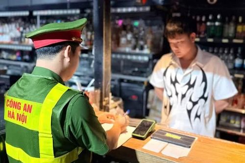 Xuyên đêm kiểm tra quán bar, karaoke, siết chặt an ninh trật tự