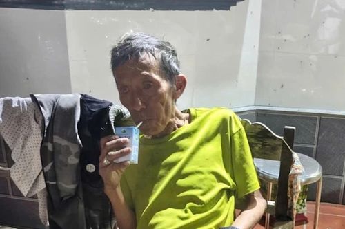 Hai cụ ông mang theo vàng rồi đi lạc, kiệt sức trong rừng ở TP Huế