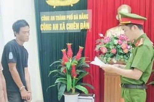 Tạm giam 2 'con nghiện'
