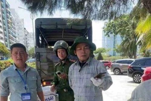 Xử phạt người bán hàng rong 'chặt chém' du khách 100.000 đồng que kem