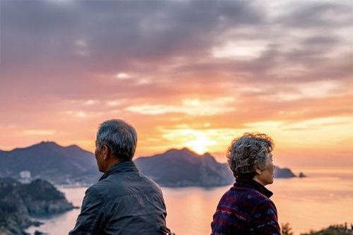 Vì sao ngày càng nhiều người Hàn Quốc ly hôn ở tuổi xế chiều?