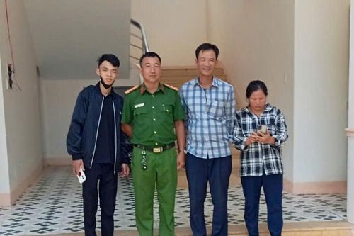 Công an xã Phú Ninh hỗ trợ tìm công dân bị câm điếc rời nhà đi chơi xa