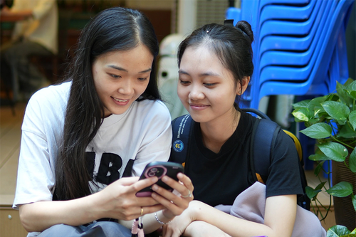 Vì sao các video clip ngắn đang thống trị mạng xã hội?