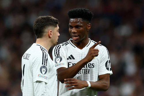Real Madrid tìm thuốc chữa lành trước Barca khác gì leo cột mỡ