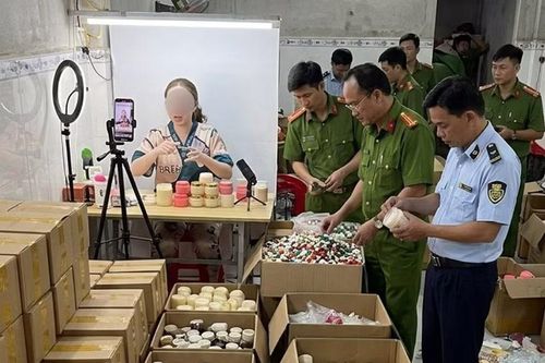 'Mỹ phẩm tả pí lù' gắn mác tiên dược