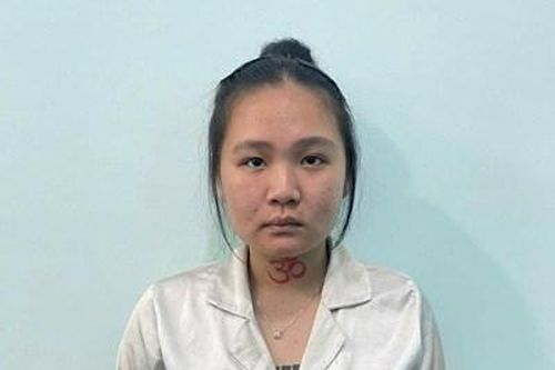 Nữ sinh trốn truy nã giết người ra đầu thú