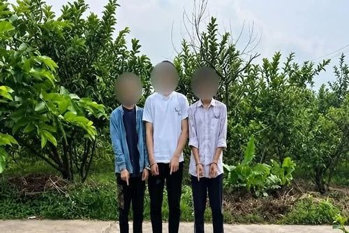 Bắt nhóm thiếu niên chặn đường cướp xe máy