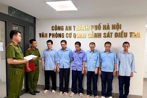 Bắt nhóm buôn lậu vàng ngụy trang trong thiết bị điện tử vào Việt Nam