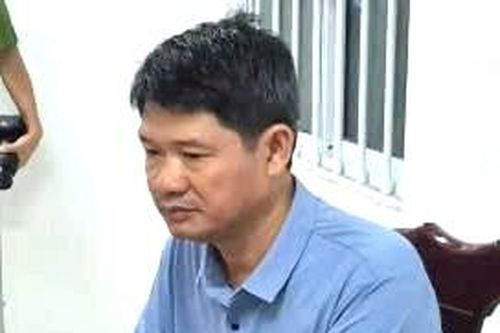 TP Hồ Chí Minh: Bắt tạm giam Trạm trưởng Trạm kiểm lâm để điều tra về tội 'môi giới hối lộ'