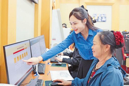 Thi đua làm việc tốt