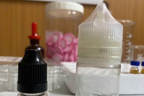 Phát hiện ma túy 'núp bóng' tinh dầu thuốc lá điện tử