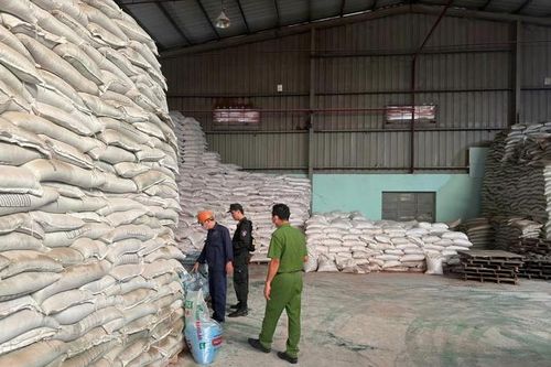 Triệt phá đường dây sản xuất hơn 70 tấn phân bón giả nhãn hiệu BACONCO