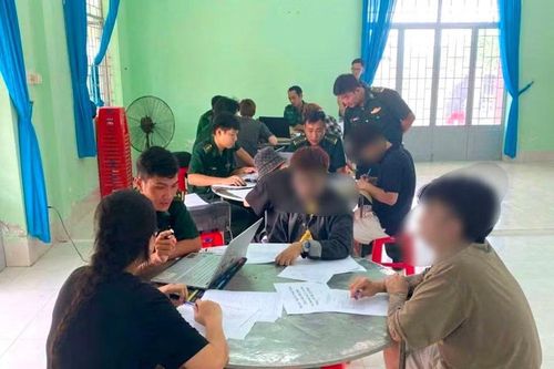 Tiếp nhận, xử lý hàng loạt công dân xuất cảnh trái phép bị phía Campuchia trục xuất