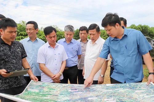 Chạy đua tiến độ giải phóng mặt bằng tuyến ống cấp nước hồ Cánh Tạng