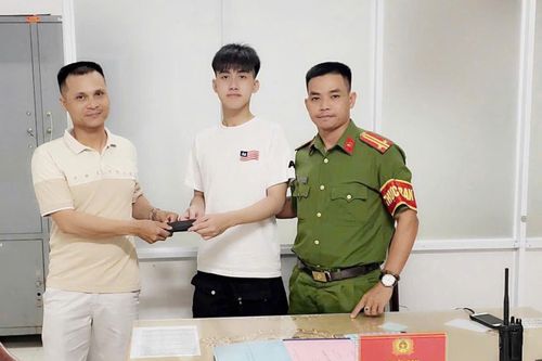 Nhặt của rơi trả người đánh mất