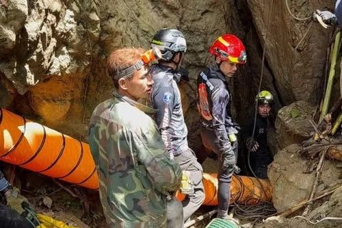 Cận cảnh hoạt động giải cứu 7 người bị mắc kẹt trong hang động hẻo lánh ở Lào