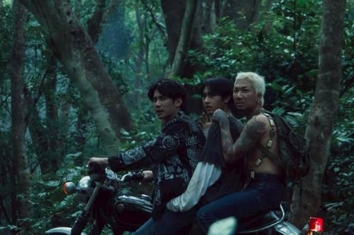 Săn content tại 'làng ma' nổi tiếng Thái Lan, ba thanh niên gặp nạn
