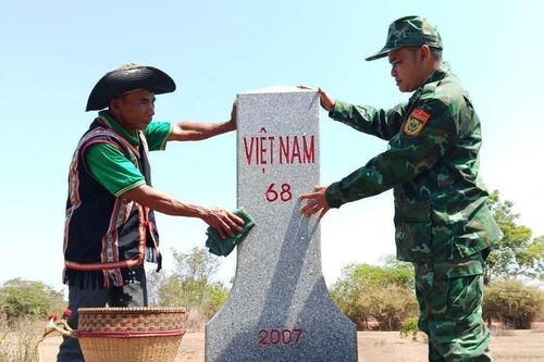 Già làng Điểu Pêm-'cột mốc sống' nơi phên giậu Tổ quốc