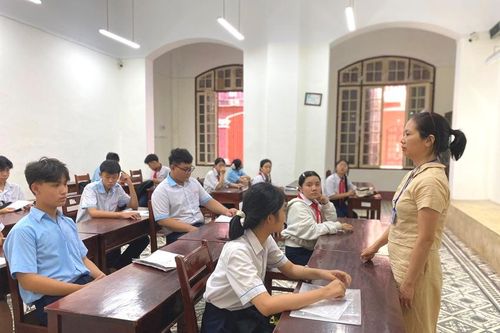 Hơn 18.000 thí sinh bước vào kỳ thi lớp 10 trung học phổ thông