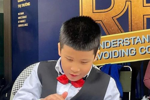 Cậu bé khiếm thị dùng âm nhạc để chạm tới trái tim người nghe